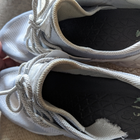 Like new white New Balance sneakers - Picture 6 of 6